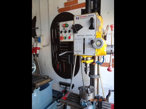 Brutó szaki  furatesztergálása marógépen.Brutó saki hole turning on a milling machine.