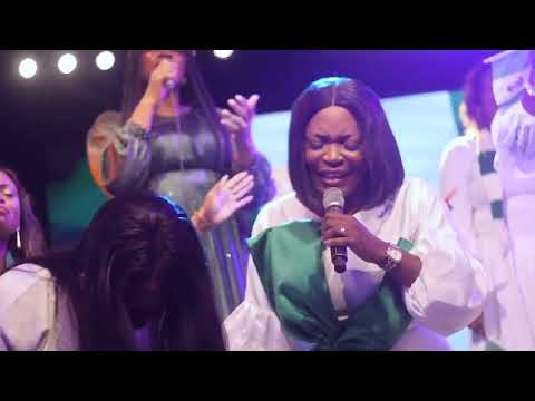 Gladys Ogbonna - We lay our crowns @ Independence worship experience with Patience Tumba & Sisters.
