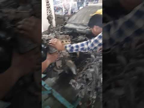 Engine Dismounting from BMW 5 Series Car