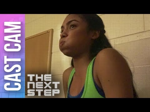 Cast Cam: Taveeta's Weird Voice Trick - The Next Step