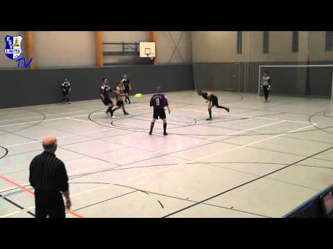 Spiel 5: VfB Klettwitz vs. LSV Bergen 3:2 - Hallenturnier vom FSV Lauta (1. Männer) in Hosena