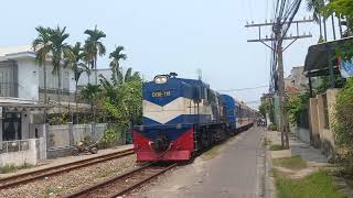 [5471] D13E - 718 kéo tàu H7362 qua ga Thanh Khê (27.03.25 - 12h30)