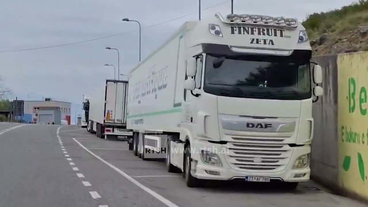 Bllokohen dhjetëra kamionë në Han të Hotit, protesta e kamionistëve në Mal të Zi kundër një rregulli të ri të BE-së