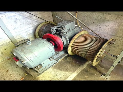 Heutschi Schräglift mit Doppelwinde in Ruvigliana - kleine Standseilbahn