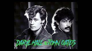 Daryl Hall And John Oates  - 01 -  Romeo Is Bleeding