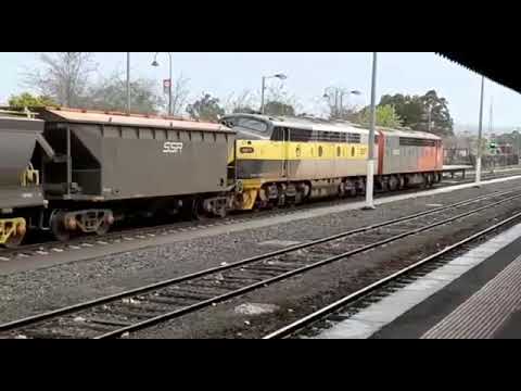 SSR Grain train at Seymour s302 and S317 locomotives