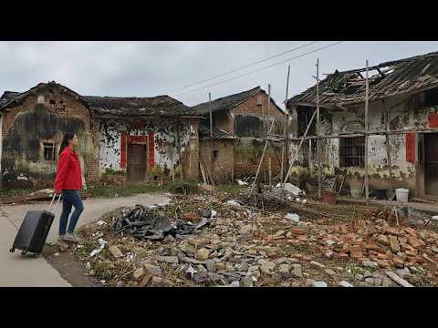 After separating from her husband, a young woman returned home to renovate the old house