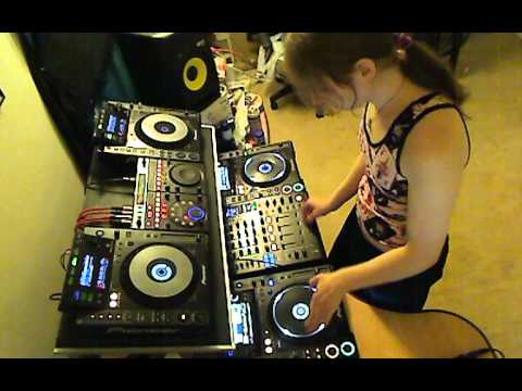 DJ Tyujia - DnB Scratch in HQ!