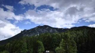 preview picture of video 'Wolken über den Inzeller Staufen'