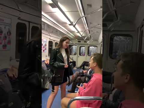 boy kissing girl 😘😚 love tiktok 🥰 #love #tiktok #VIYAN #couple #shorts #youtube #viral