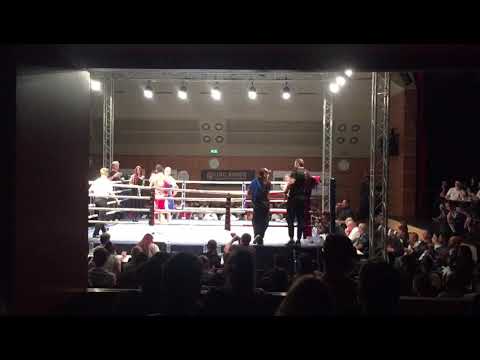 El rubio pelea de boxeo suiza argentino