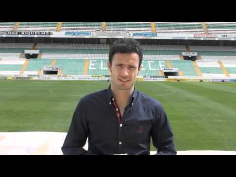 Manu Herrera da la respuesta correcta de la promo del Elche