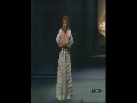 Luciana Serra Dazzles audience with her Rossinian Coloratura (Aria di Giulia)