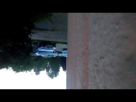 Chlap si trosku vipil tak smeho natacali.