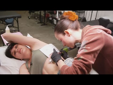 #GNTM geht unter die Haut: Magdalena und Daniela zu Besuch im Tattoo-Studio | GNTM 2025 ProSieben