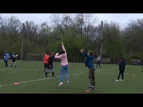 Antrenament pentru viitorii antrenori de flag-fotbal