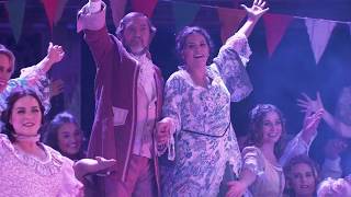 Scrooge, de kerstmusical - 1.05 Feest (Merry Cast)