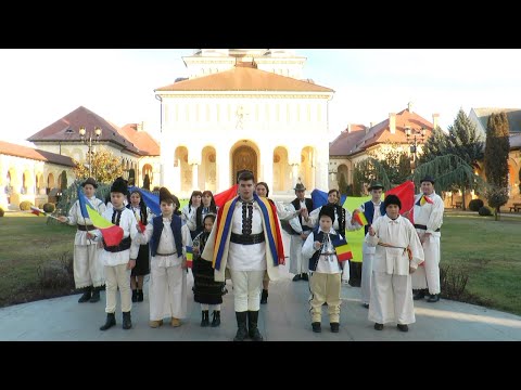 Hai sa-ntindem hora mare !
