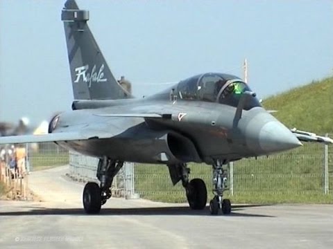 DASSAULT RAFALE ARRIVAL & FLYING DISPLAY FLOWN BY TEST PILOT ERIC GERARD @ AIR04 PAYERNE AIRSHOW
