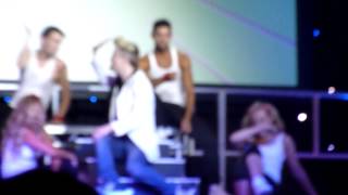 Jedward Singing &#39;School&#39;s Out&#39; - Limerick 27/7/13