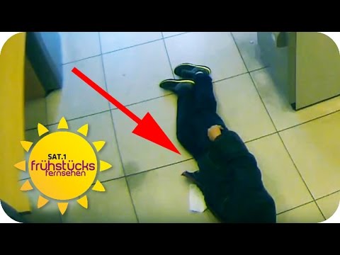 SOZIALES EXPERIMENT: Rollstuhlfahrer am Boden | SAT.1 Frühstücksfernsehen