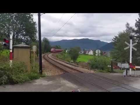 NSB El. 18 passerer Gjerdåker