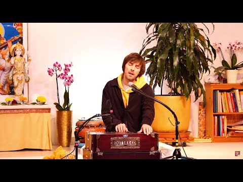 Satsang - Kirtan, Mantra und Arati mit Patrik - Yoga Vidya Ashram Live 07:00 Uhr 18.10.2021