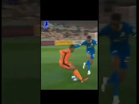 Appollis making Sundowns players dance🔥🤣 #dstvprem #safootball #kasifootball