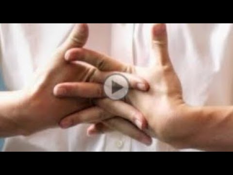 Gjykimi i kërcitjes së gishtave gjatë kohës që shkon në xhami dhe brenda saj!