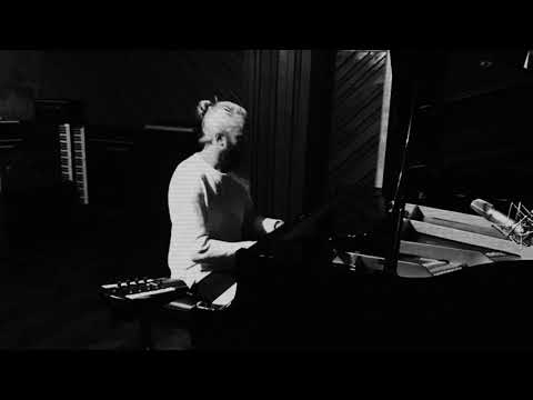 Tom Ashbrook - All Clear (Live At Parr Street Studios)