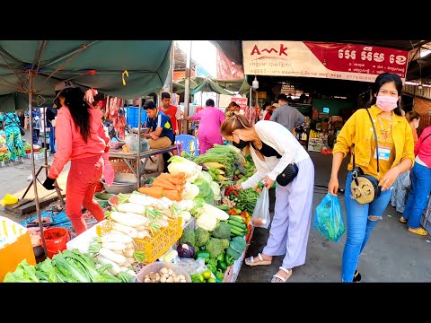 Cambodian Factory Workers Daily Life at Market, Phnom Penh Lively Street Market at Chamkar Doung