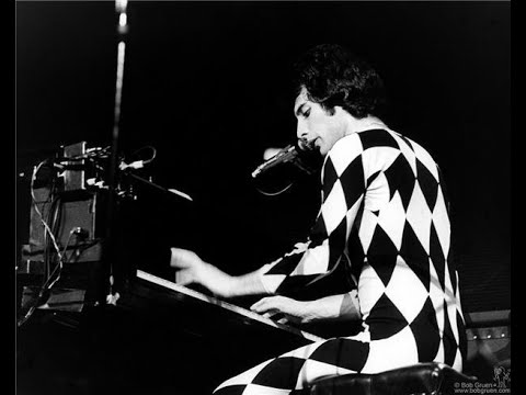 QUEEN - Spread your wings (BBC Session Recordings, London, 28/10/1977)