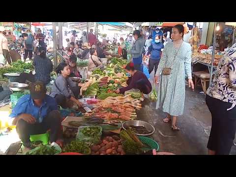 Asian Street Food - Life In Phnom Penh Market - Cambodian Street Food In the City