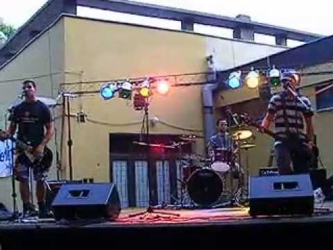 Alsóépület - Az én városom (Picsa cover 2009)
