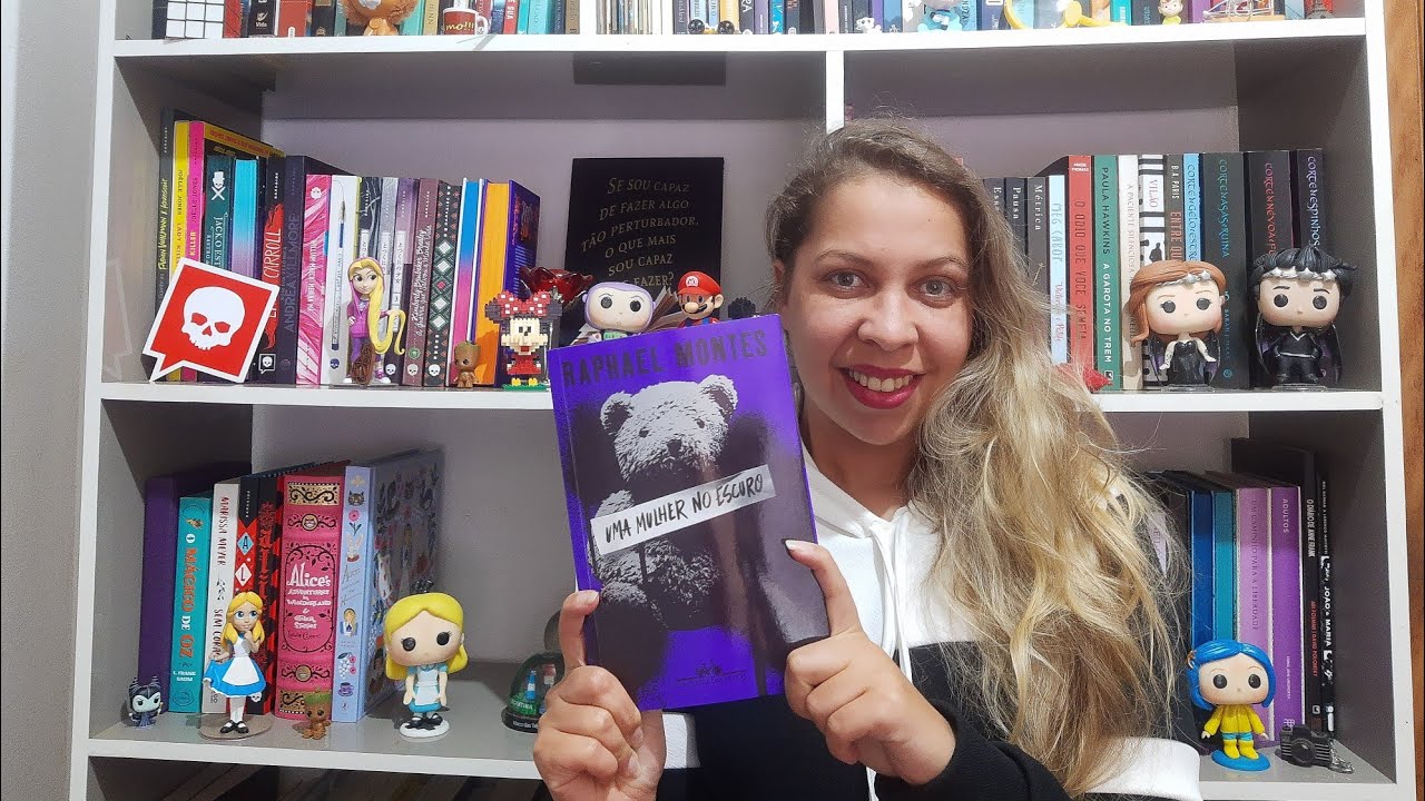 Watch Now Uma Mulher no Escuro - Raphael Montes | #thriller #resenha #books Uma Mulher no Escuro - Raphael Montes | #thriller #resenha #books