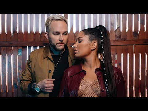 KAZADI feat. Ten Typ Mes - Ona [Official Music Video]