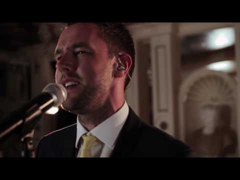 Tom Jazz Singer Available To Hire From Knees Up Agency