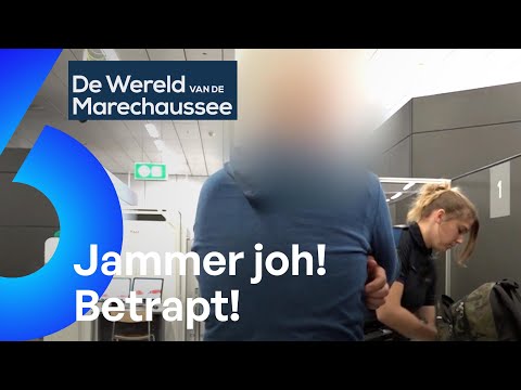 BOLLETJESSLIKKER BETRAPT op Schiphol 😱 | De Wereld van de Marechaussee #AFL3
