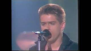 Radio Futura - El Hombre de Papel+Lluvia de Porvenir