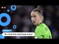 Keeper Sari van Veenendaal stopt met voetballen