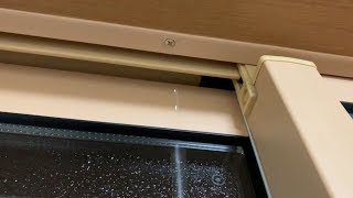 【悲報】引っ越したばかりのアパートが雨漏りしてました