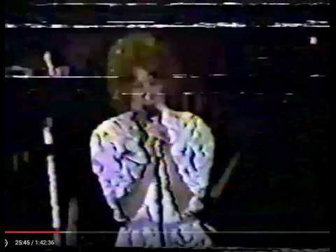 Videoclip de Comic Relief (Live) — Bette Midler