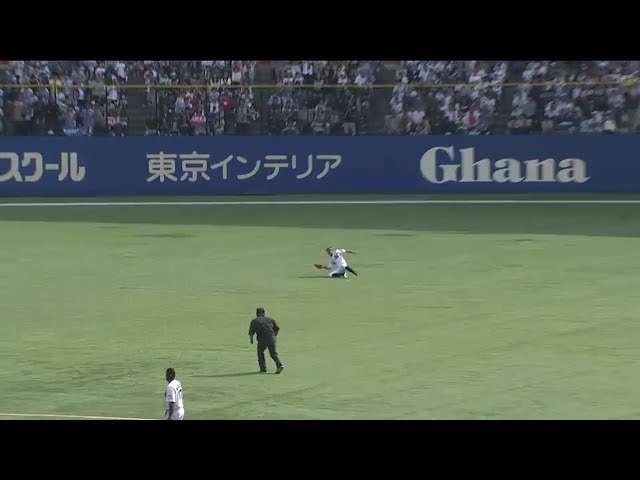 【6回表】「残念、そこは岡田だ」発動!! マリーンズ・岡田「一歩目の早さ」光るスライディングキャッチ!! 2016/5/1 M-F