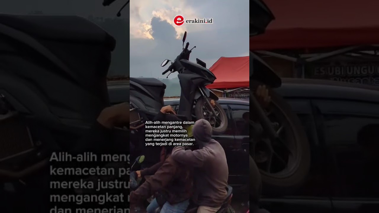 Angkat Motor Demi Terhindar dari Macet