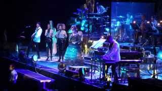 Love only Leaves you Lonely - Paloma Faith (London O2 Arena)