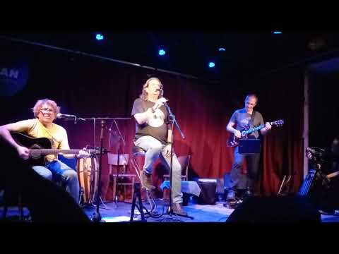 Bílá nemoc Trio_Prsty na strunách (20231002)