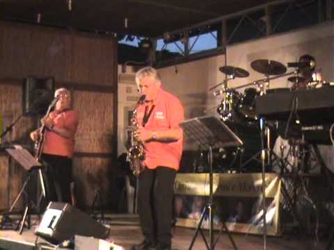 ORCHESTRA TONY E MORENA MIX DI VALZER LENTI TONY AL SAX.mpg