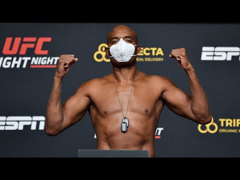 La pesée de l'UFC Vegas 12: Hall vs Silva