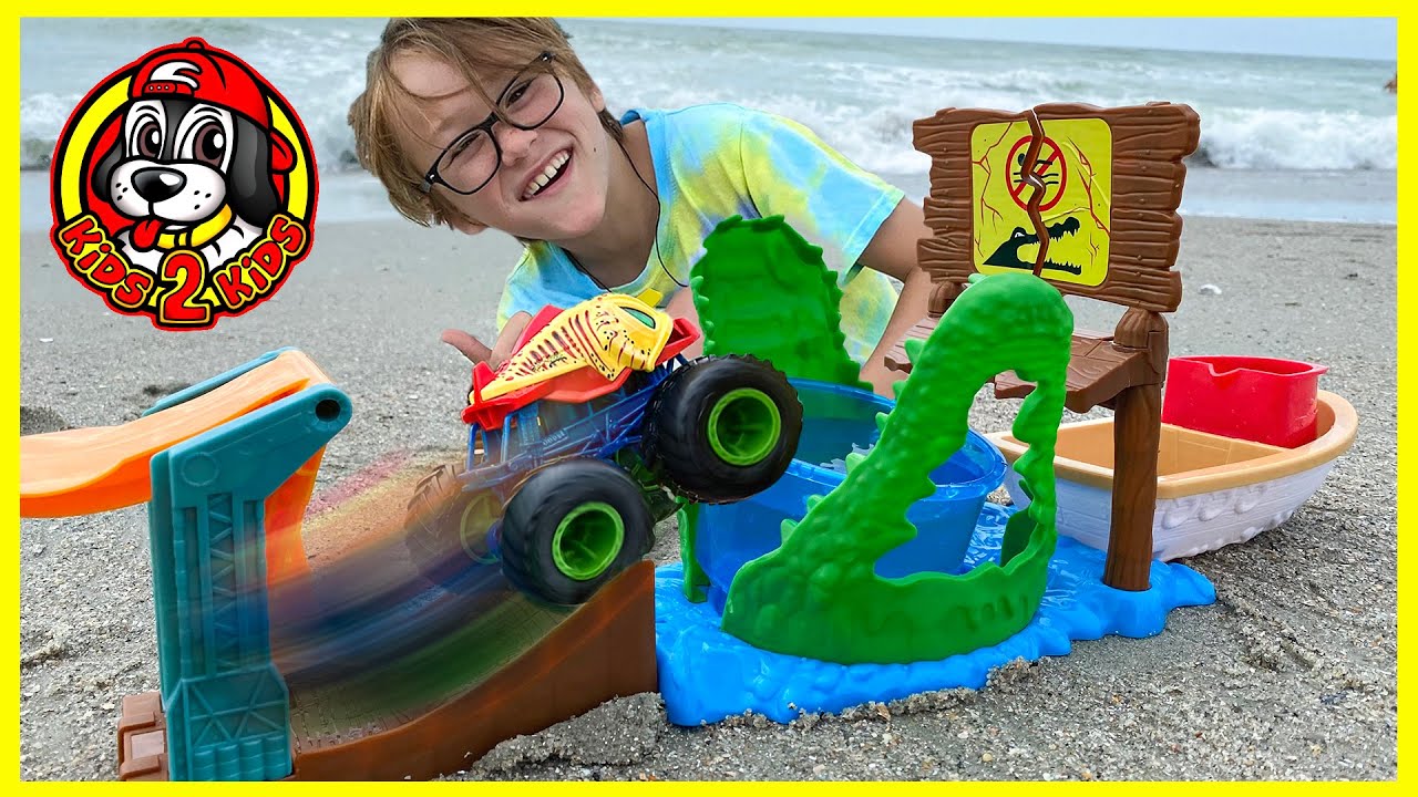 NEW 2022 Hot Wheels Monster Trucks 🐊 SWAMP CHOMP COLOR SHIFTERS PLAYSET (Myrtle Beach Kids Vacation)