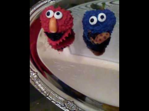 download lagu mp3 mp4 Cookie Monster Chocolate Covered Strawberries, download lagu Cookie Monster Chocolate Covered Strawberries gratis, unduh video klip Cookie Monster Chocolate Covered Strawberries